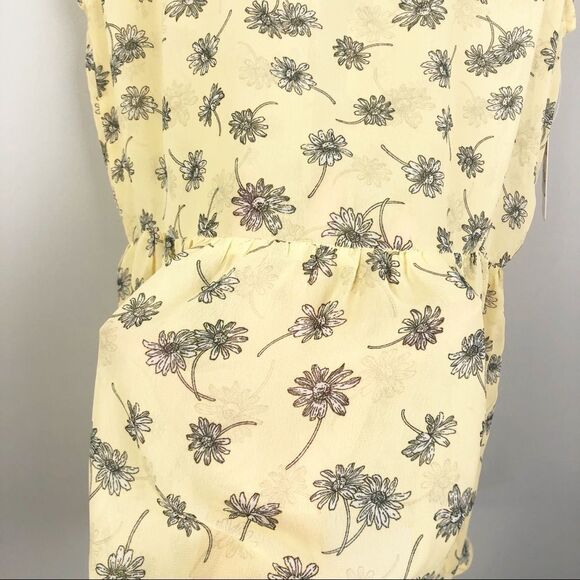 CHARMING CHARLIE | Yellow Sheer Floral Peplum Top - Picture 4 of 8